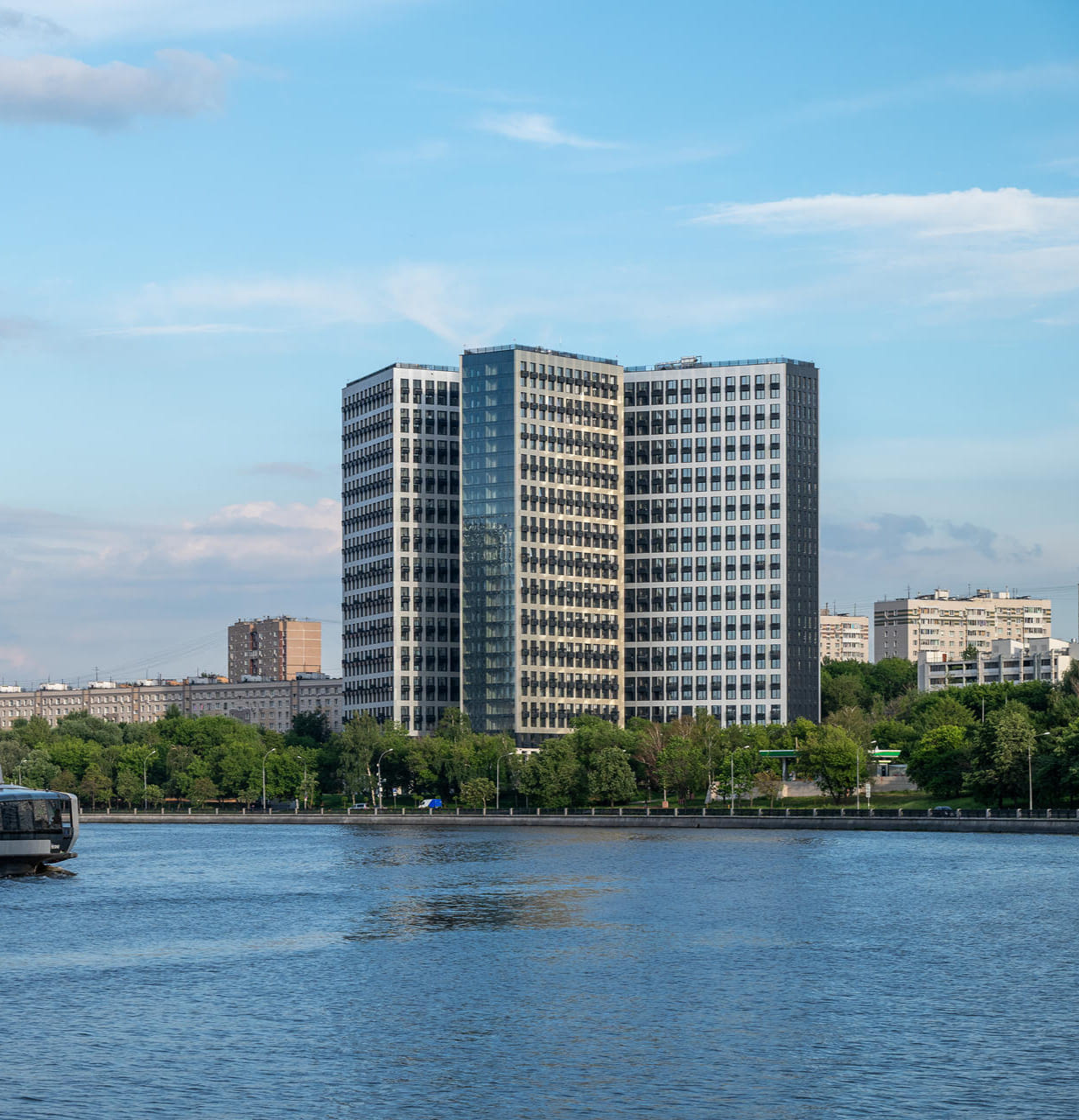 Уникальная архитектура на&nbsp;первой береговой линии Москвы&#8209;реки